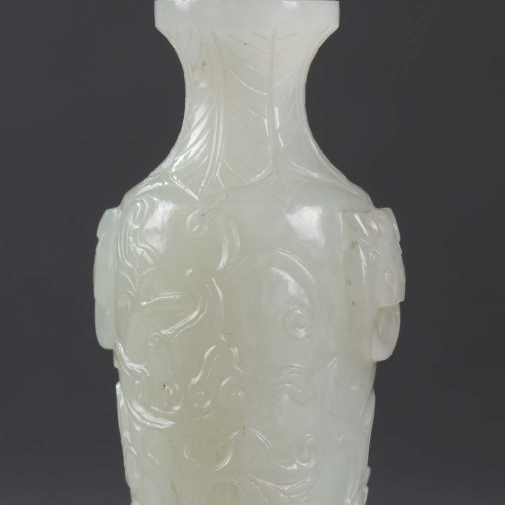 A white jade miniature vase - 2