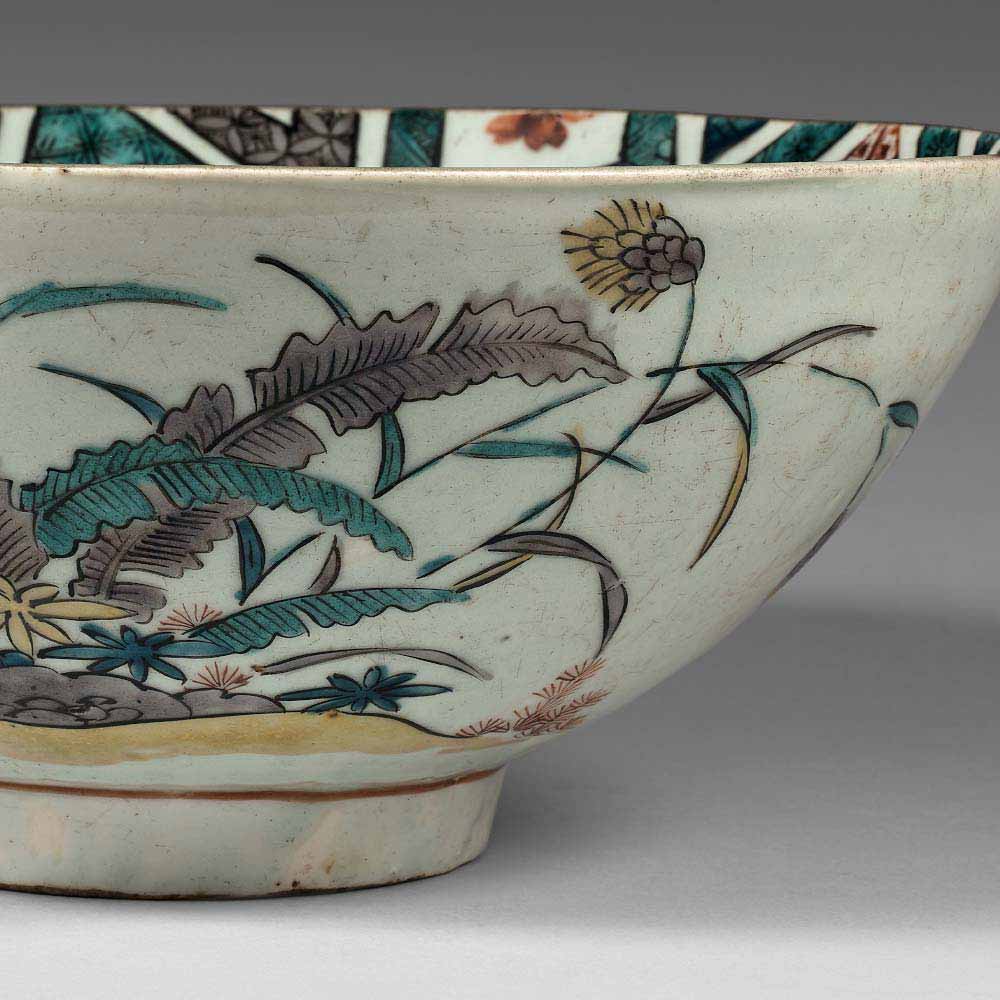 A rare Ko-Kutani porcelain bowl with overglaze polychrome enamels - 2