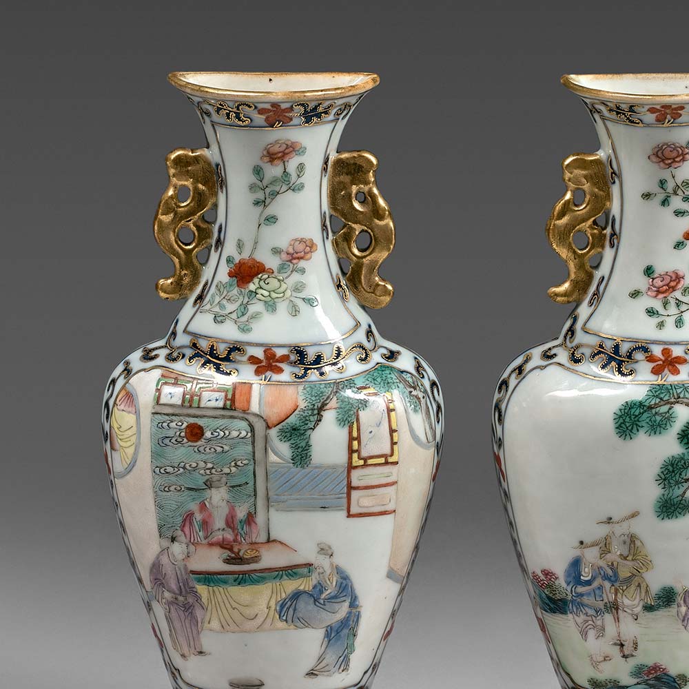 A pair of Famille Rose porcelain wall vases - 2