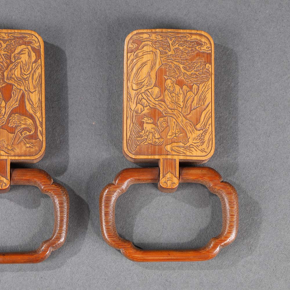 A pair of bamboo belt-buckles decorated with scholars in the mountains - 2