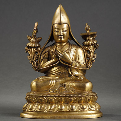 A gilt-bronze figure of Tsongkhapa - 1