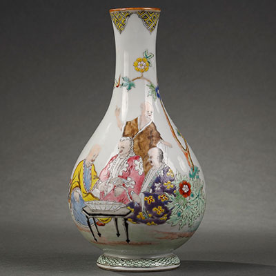 Famille rose porcelain vase decorated with the “4 Doctors” after Cornelis Pronk - 1
