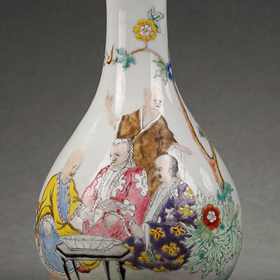 Famille rose porcelain vase decorated with the “4 Doctors” after Cornelis Pronk - 2