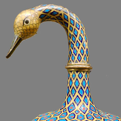 Duck-head ewer in gilt bronze and cloisonné enamel - 2