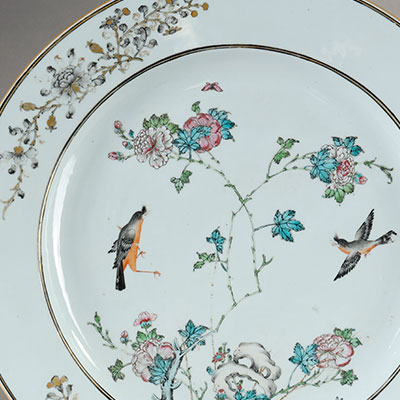 Porcelain dish decorated with “famille rose” - 2