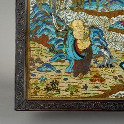 Gilded bronze Panel and cloisonné enamels depicting Milefo or Maitreya - 2