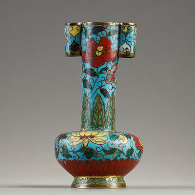 Touhu arrow vase in bronze and cloisonné enamels - 1